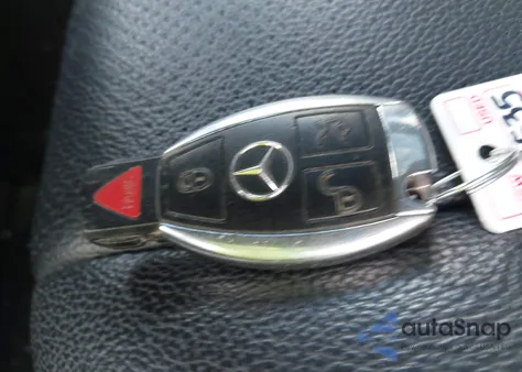 2012 Mercedes-Benz Glk 350 4Matic z USA, uszkodzony, nr VIN WDCGG8HB2CF925339